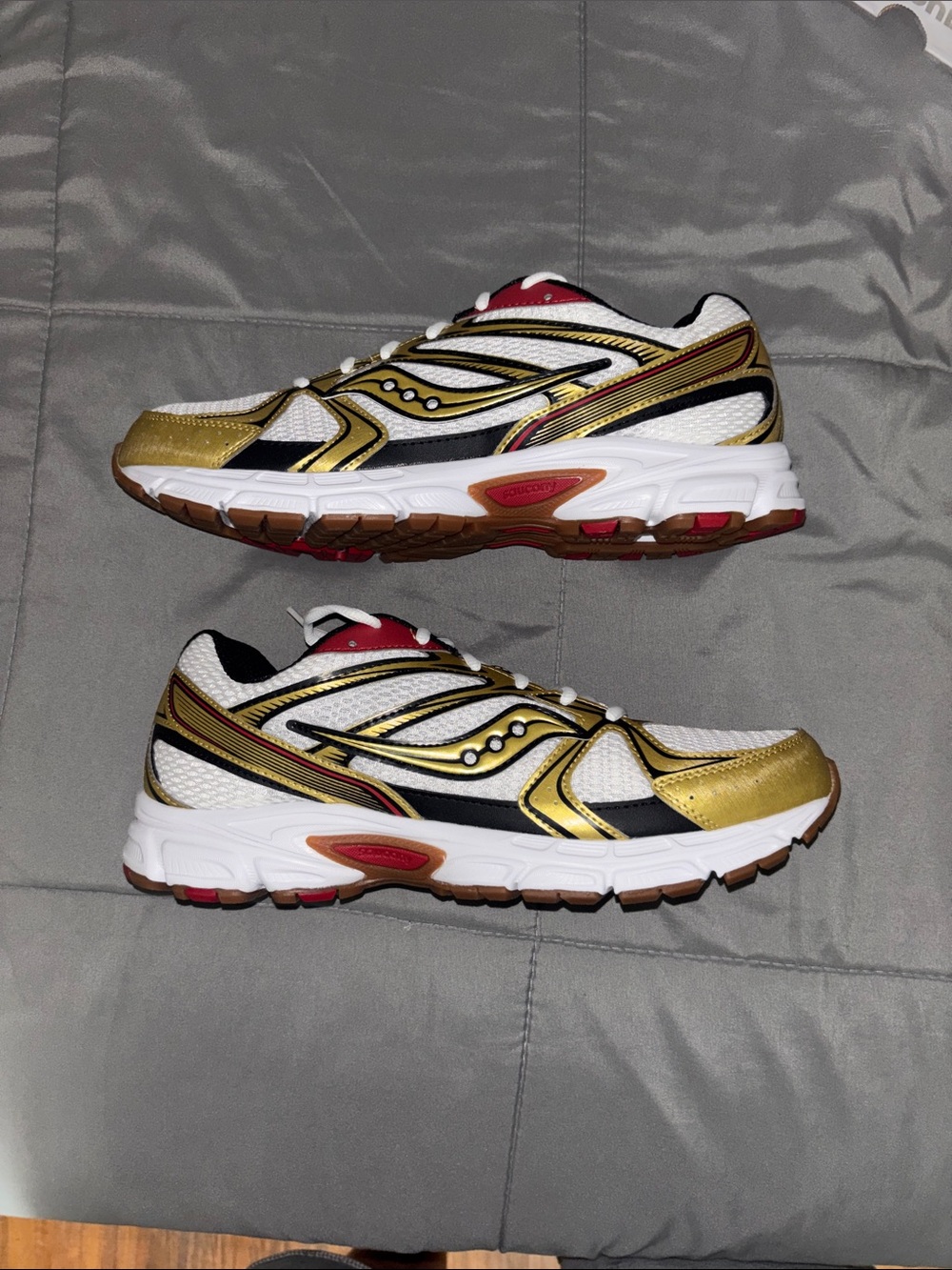 Saucony White, Gold & Black Men's Running Shoes